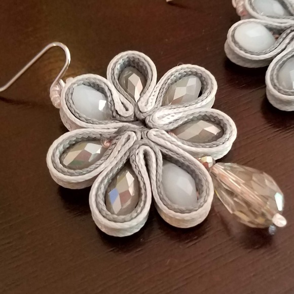 LAST 2!  NWT Silk Laced Floral Earrings - Picture 3 of 5